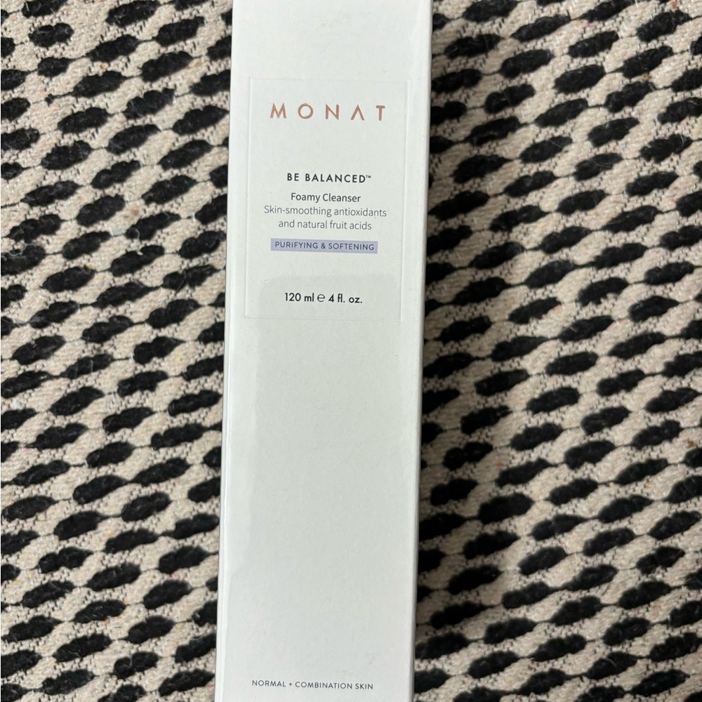 MONAT be balanced foam cleanser